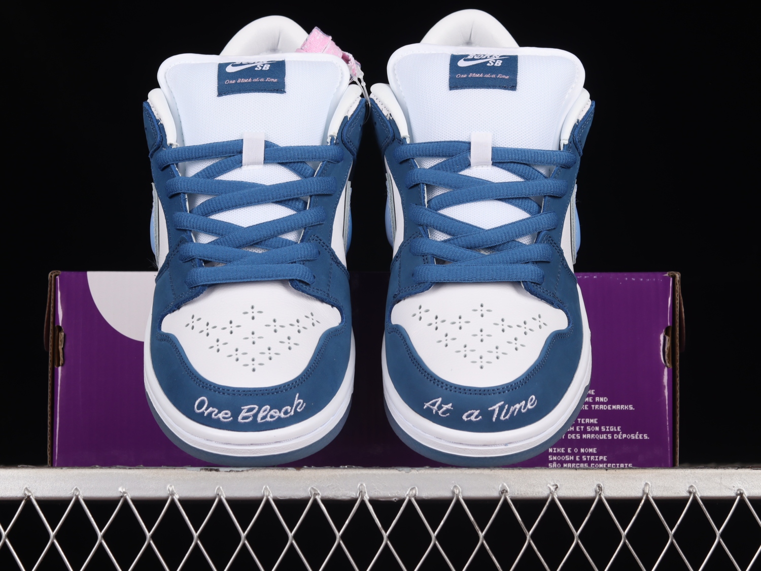 Nike SB Dunk Low Born x Raised One Block At A Time FN7819-400