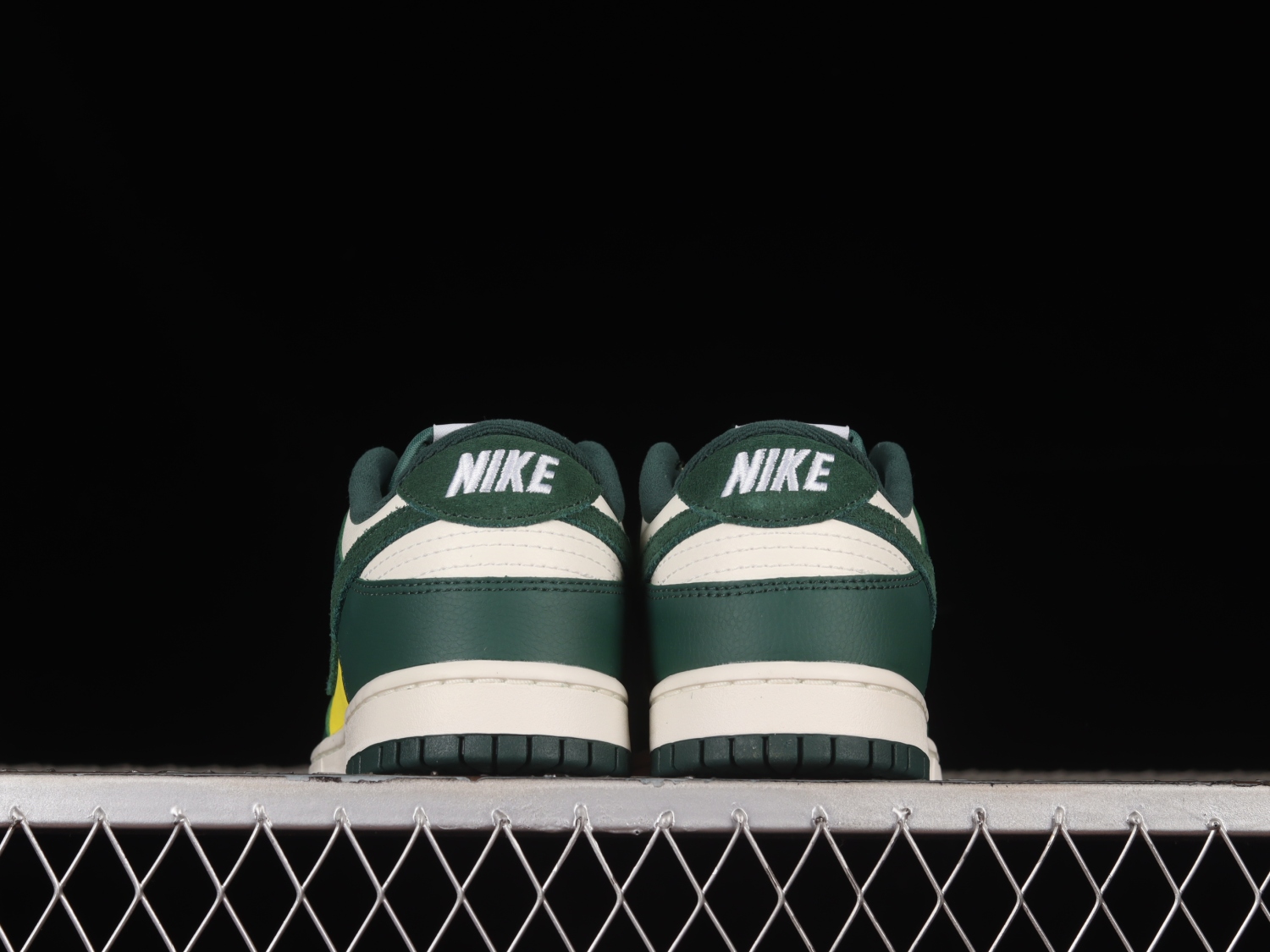 Nike Dunk Low SE Noble Green FD0350-133