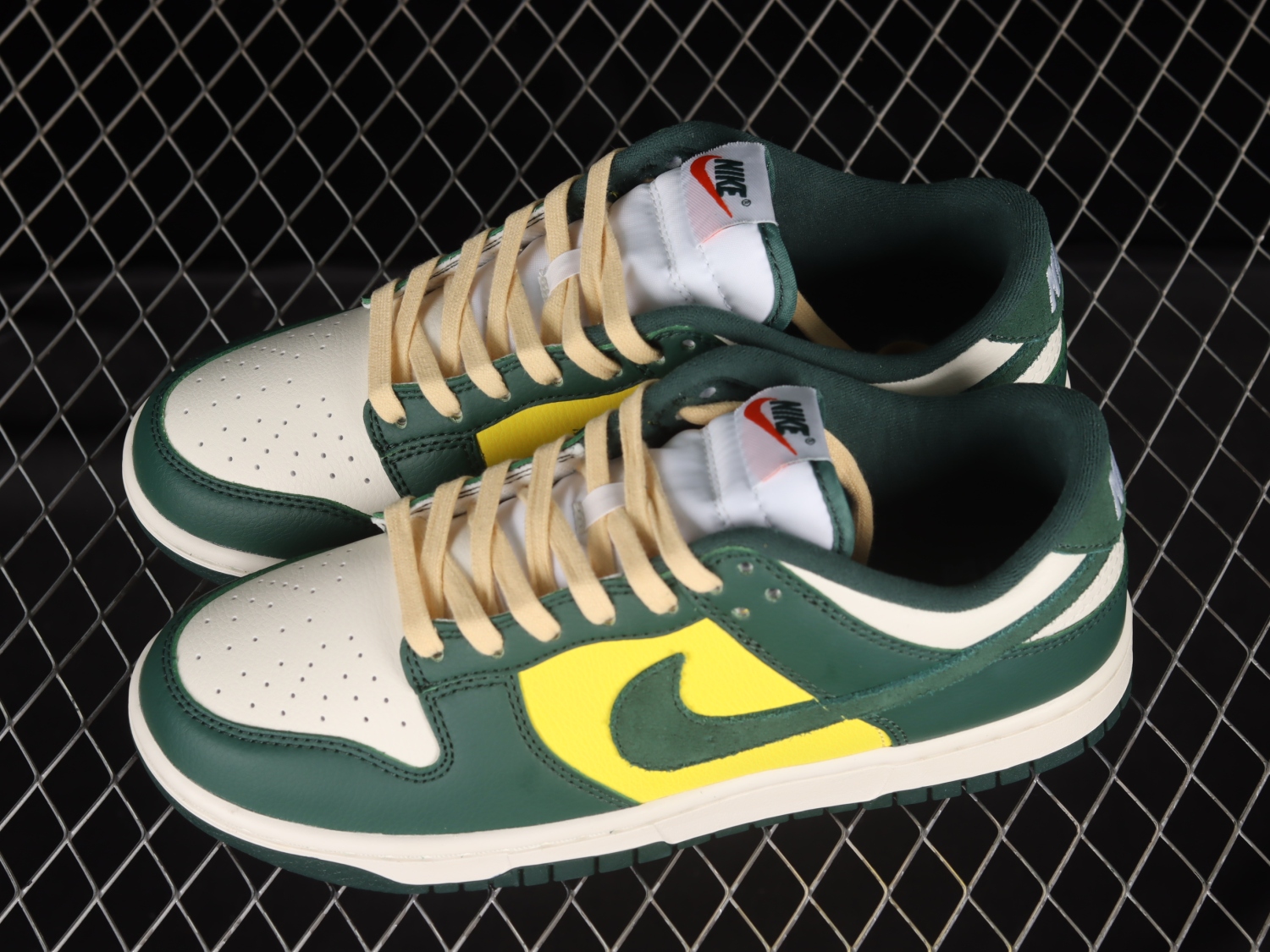 Nike Dunk Low SE Noble Green FD0350-133