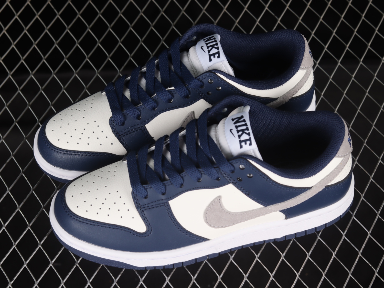 Nike Dunk Low Summit White Midnight Navy FO9749-400