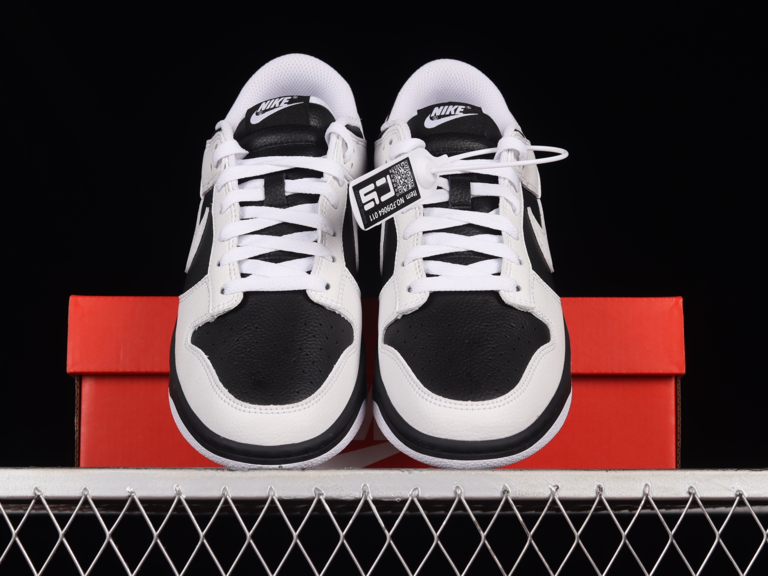 Nike Dunk Low Retro Reverse Panda FD9064-011