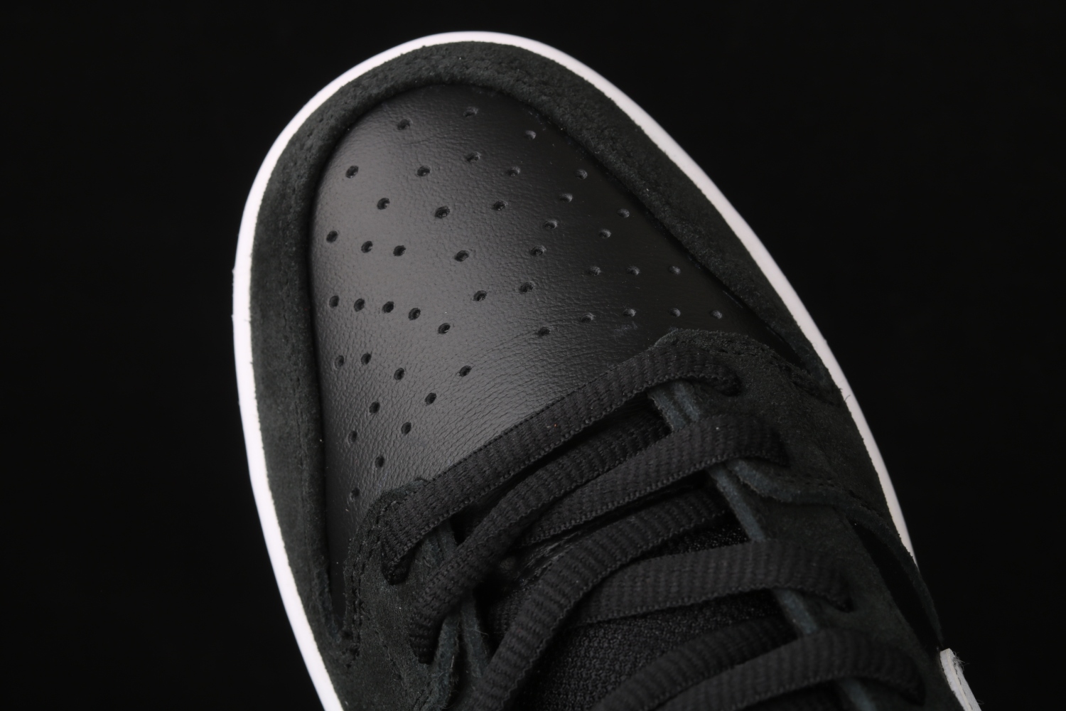 Nike SB Dunk Low Black White Gum (2016) 854866-019
