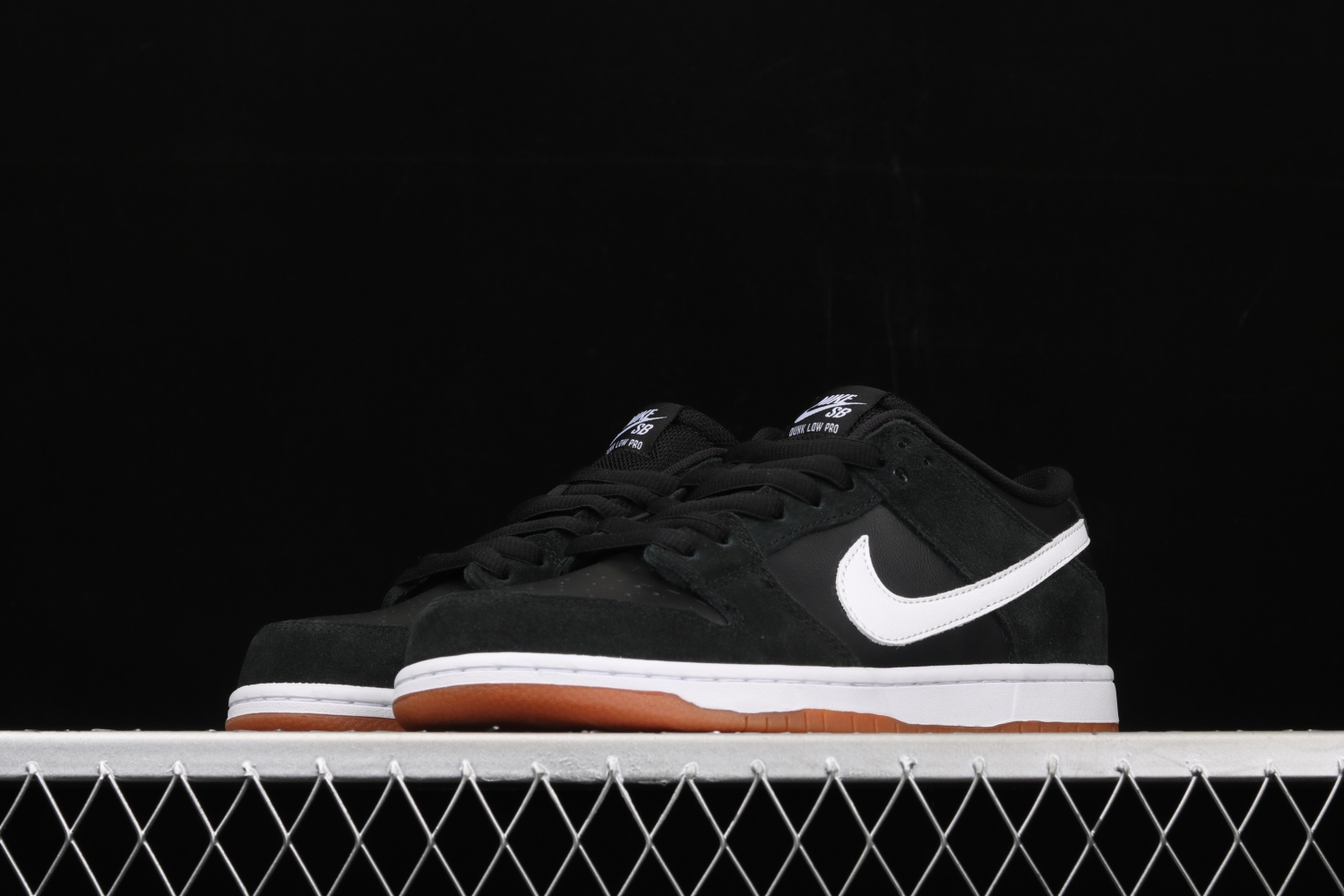 Nike SB Dunk Low Black White Gum (2016) 854866-019