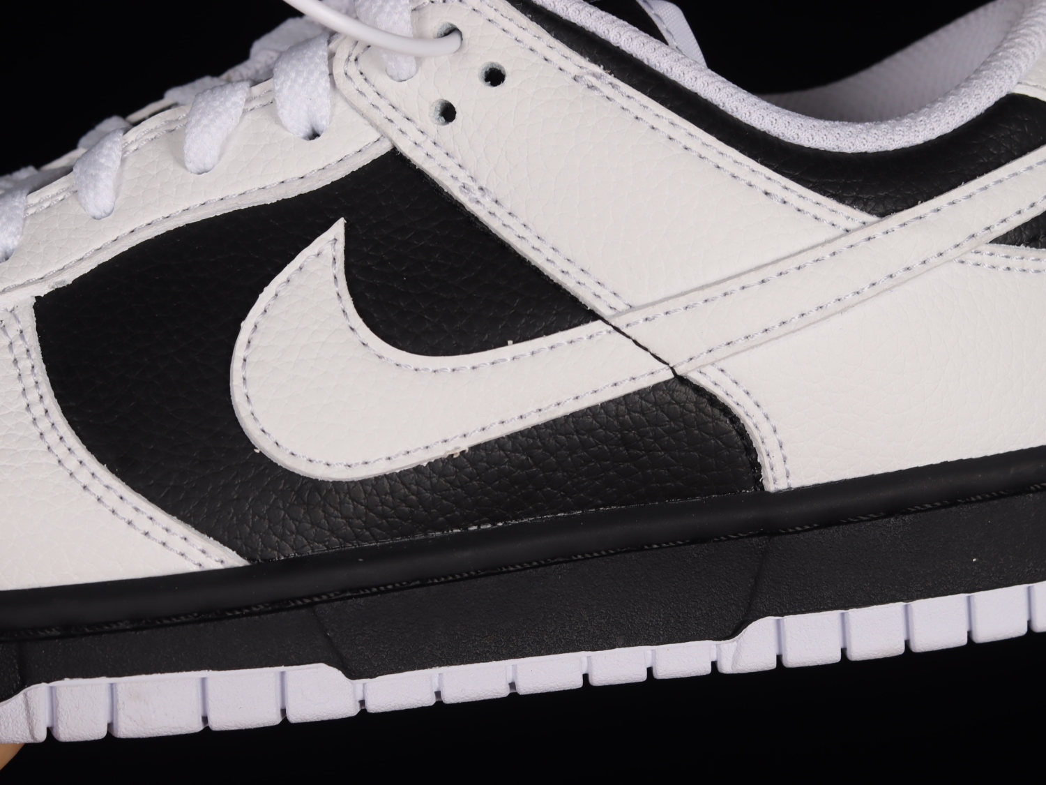 Nike Dunk Low Retro Reverse Panda FD9064-011