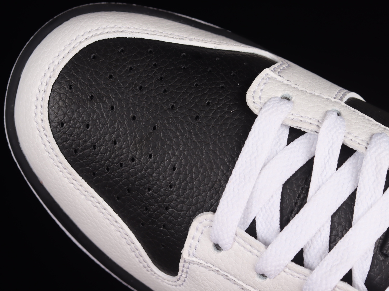 Nike Dunk Low Retro Reverse Panda FD9064-011
