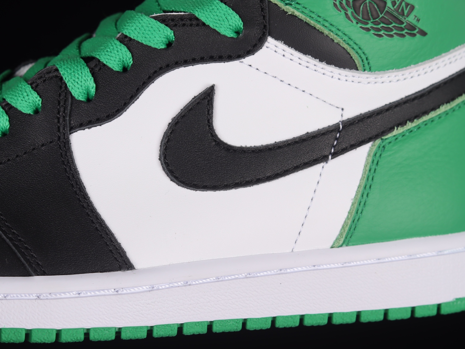 Jordan 1 Retro High OG Lucky Green DZ5485-031