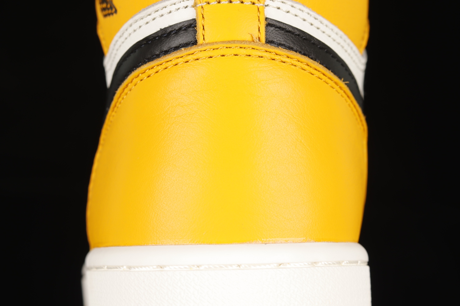 Jordan 1 Retro High OG Taxi 555088-711