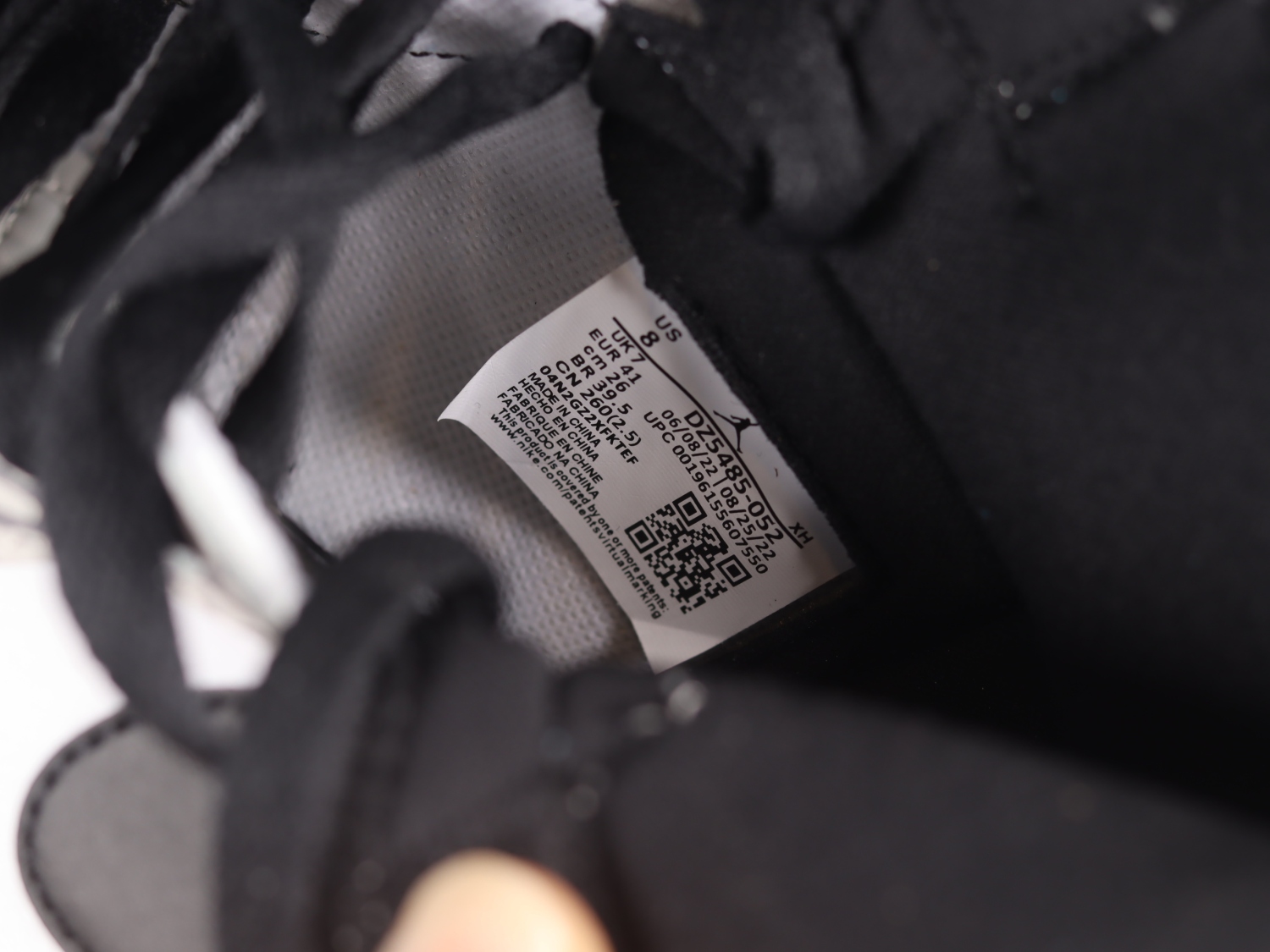 Jordan 1 Retro High OG White Cement DZ5485-052