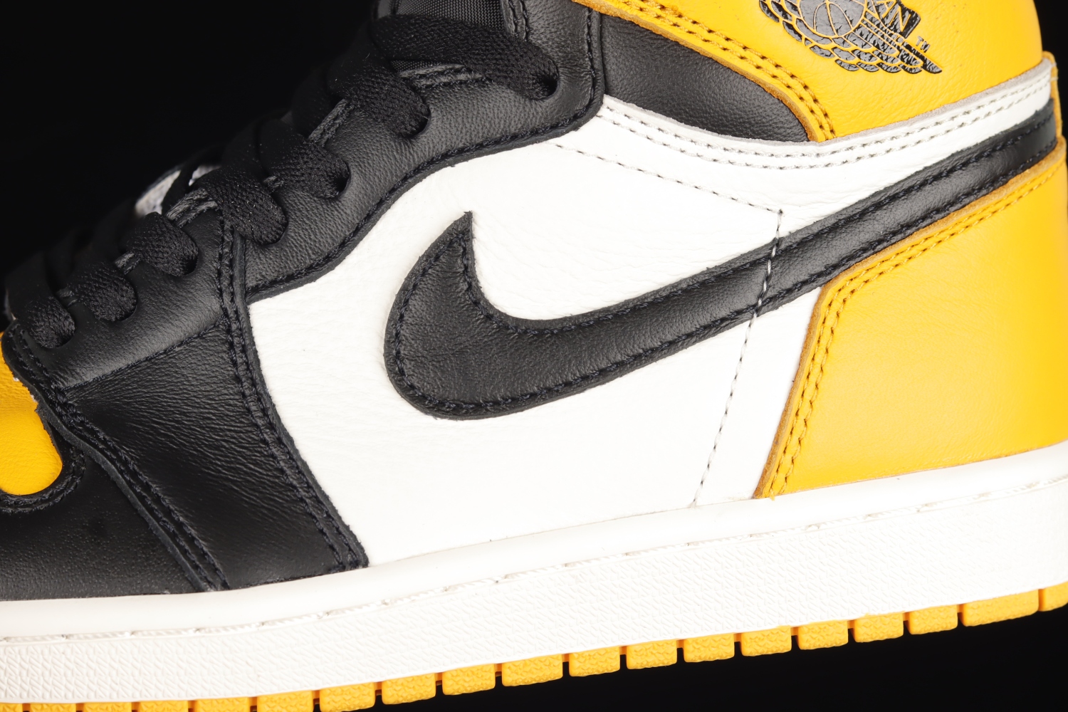 Jordan 1 Retro High OG Taxi 555088-711