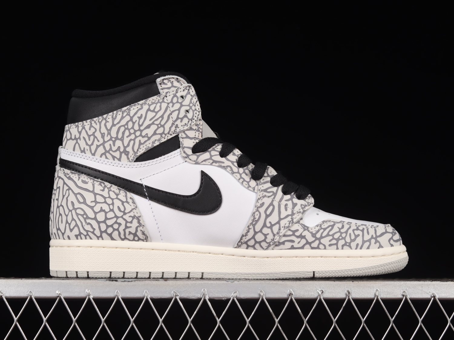 Jordan 1 Retro High OG White Cement DZ5485-052
