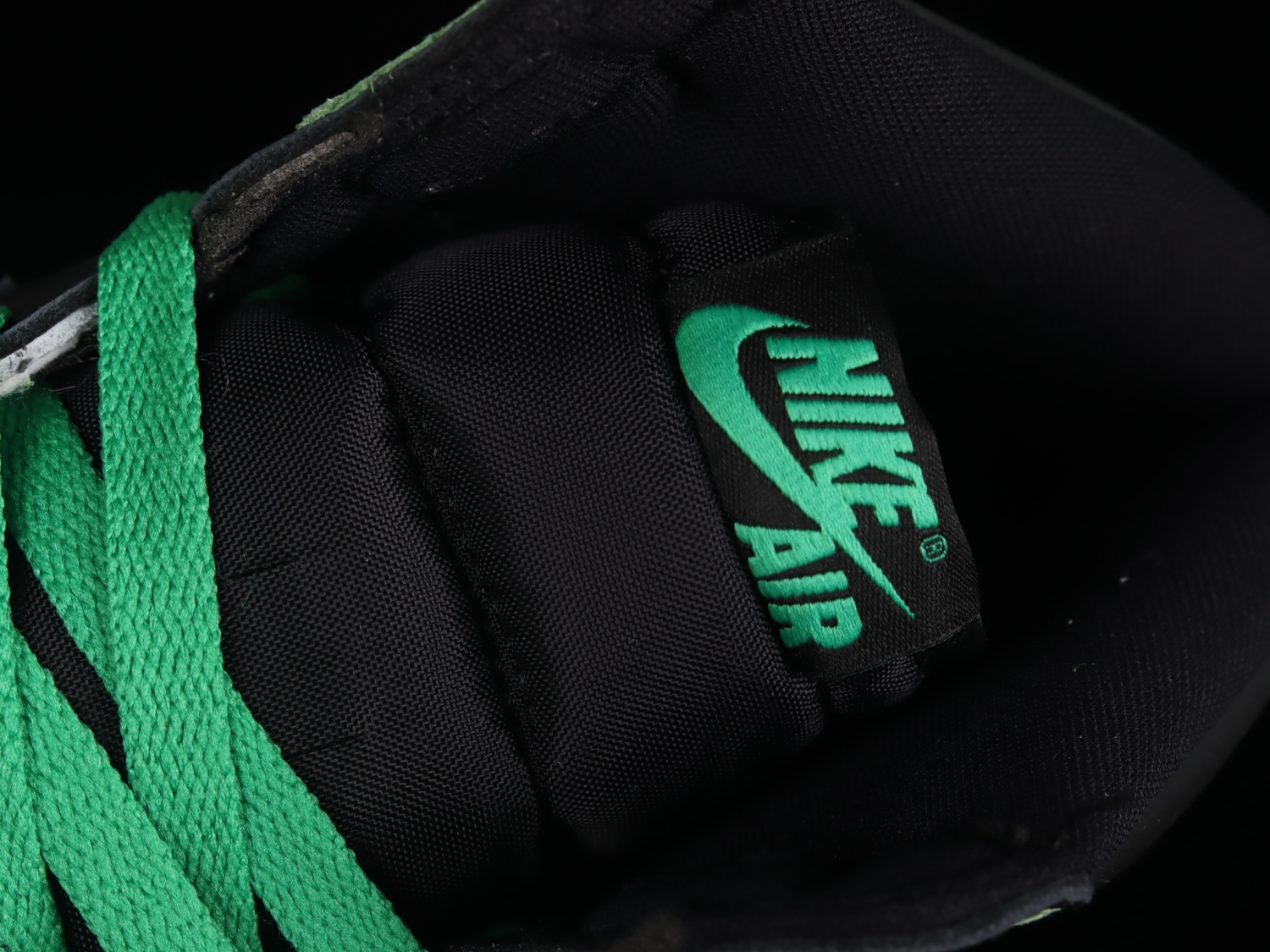 Jordan 1 Retro High OG Lucky Green DZ5485-031