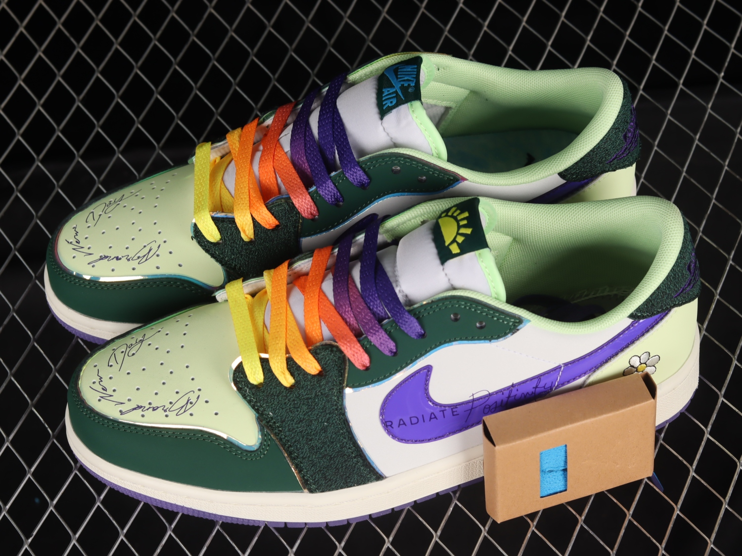 Jordan 1 Retro Low OG Doernbecher (2023) FD9665-351