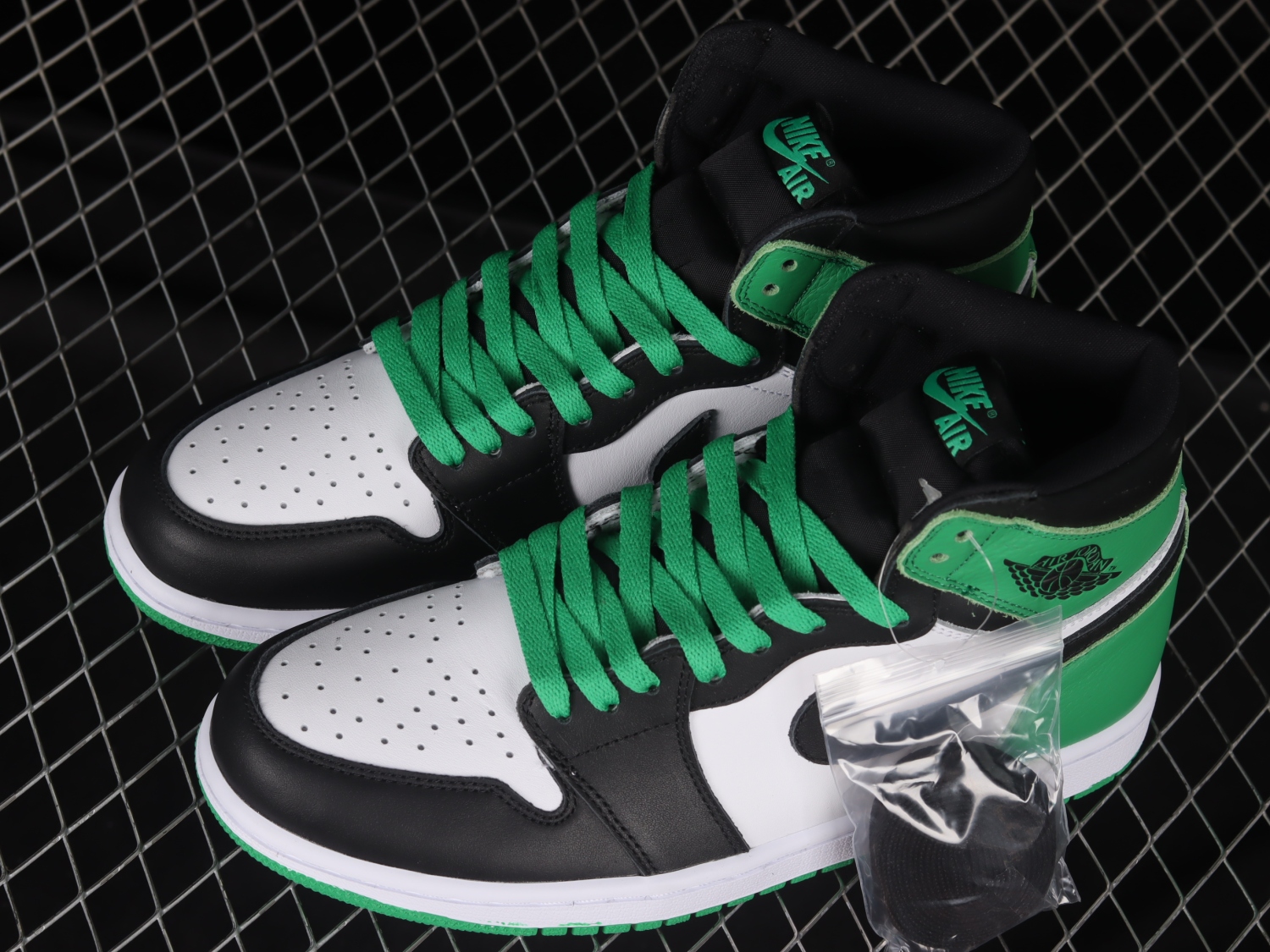 Jordan 1 Retro High OG Lucky Green DZ5485-031