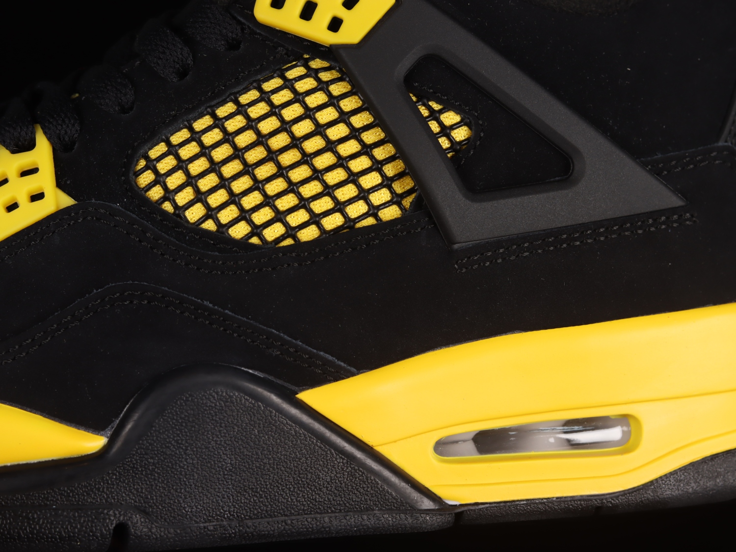 Jordan 4 Retro Thunder (2023) DH6927-017