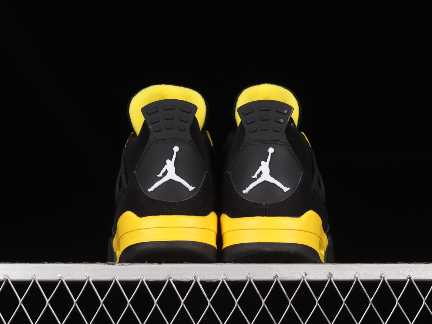 Jordan 4 Retro Thunder (2023) DH6927-017
