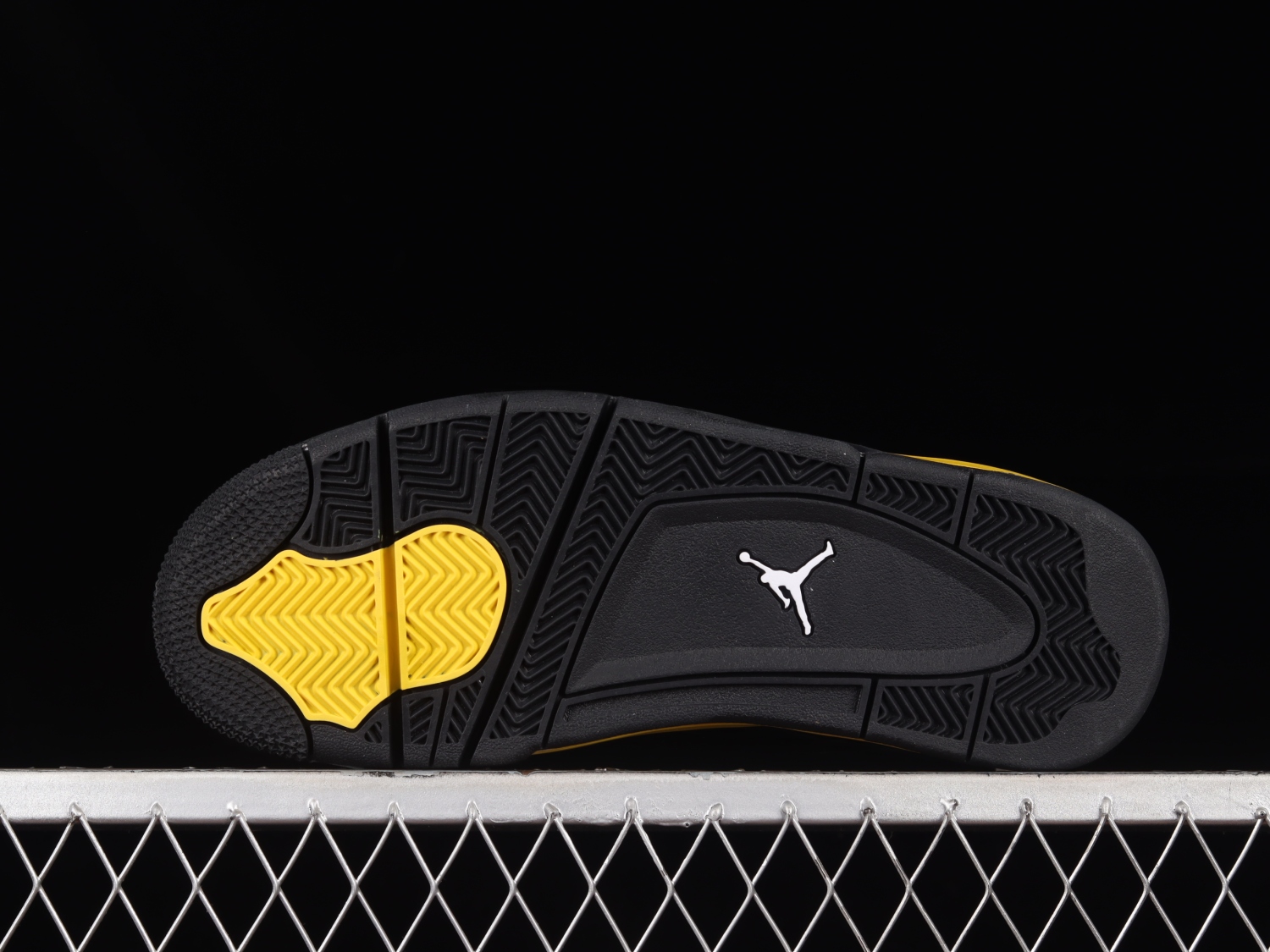 Jordan 4 Retro Thunder (2023) DH6927-017