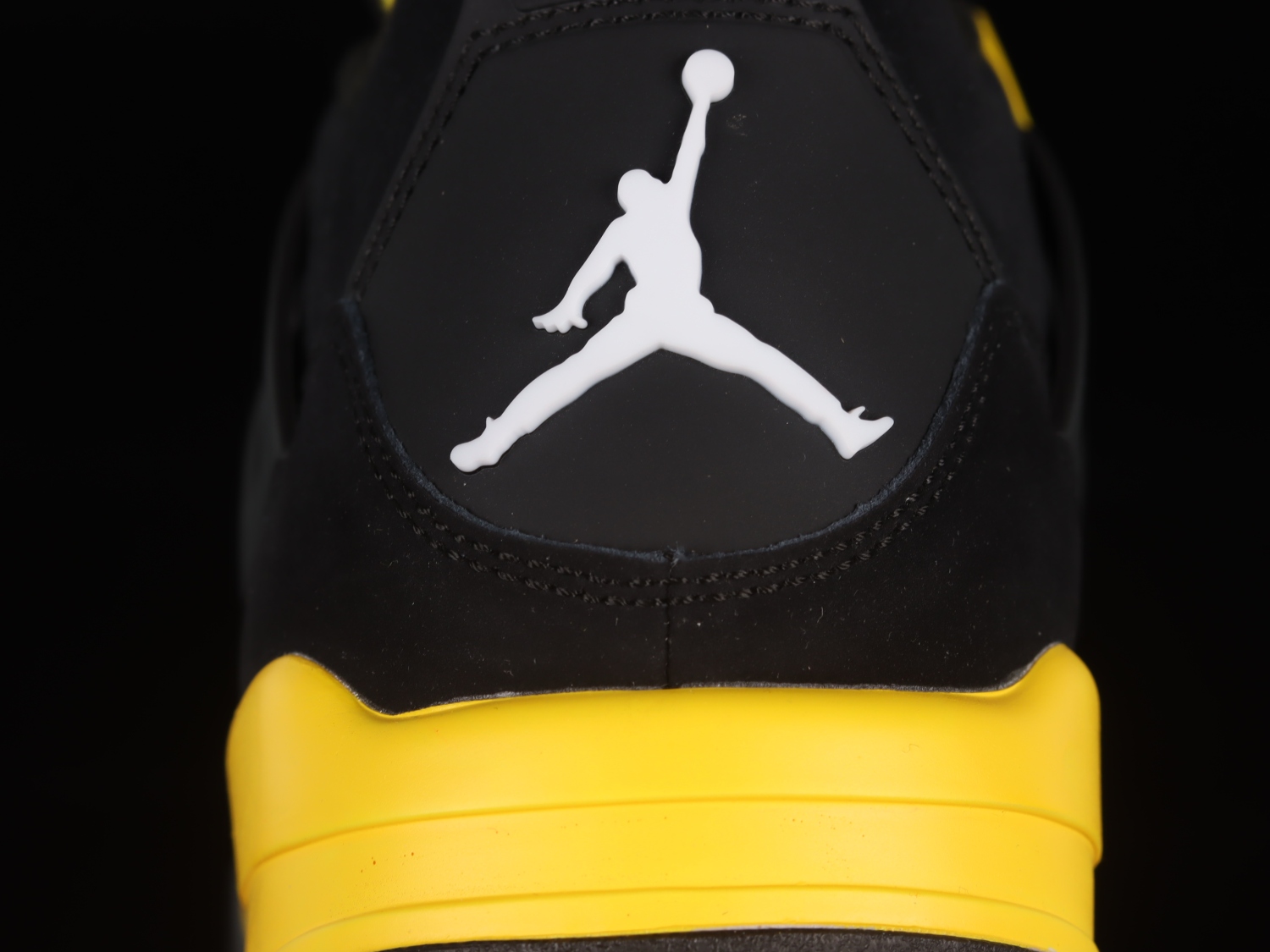 Jordan 4 Retro Thunder (2023) DH6927-017