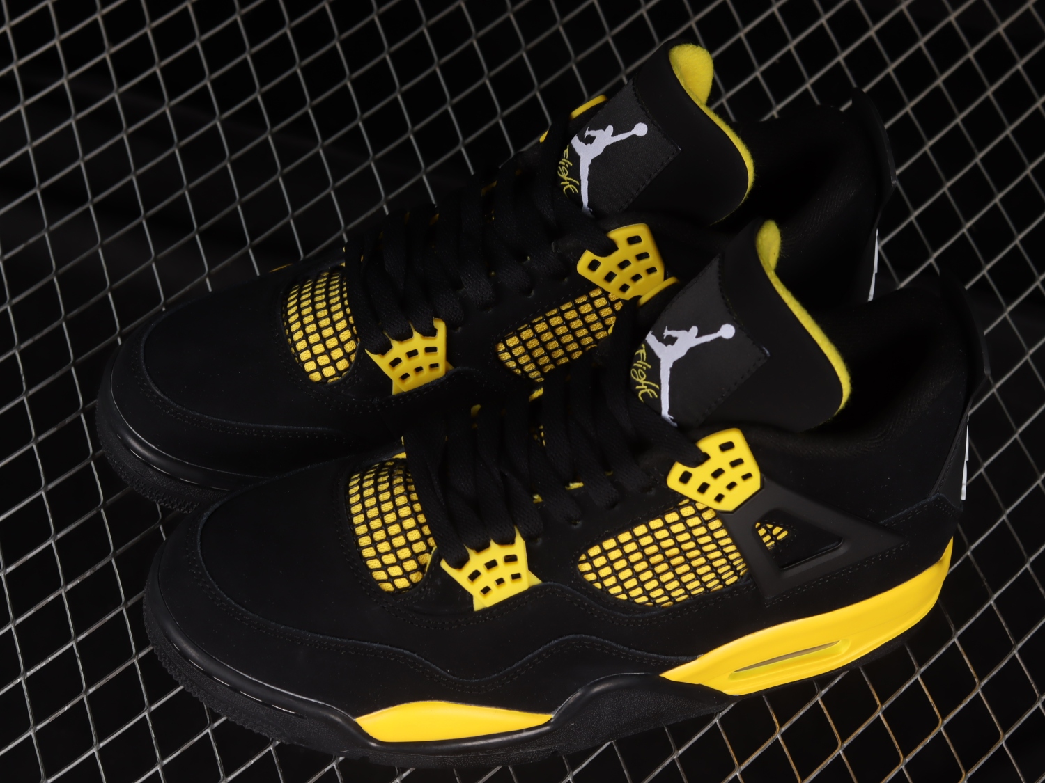 Jordan 4 Retro Thunder (2023) DH6927-017