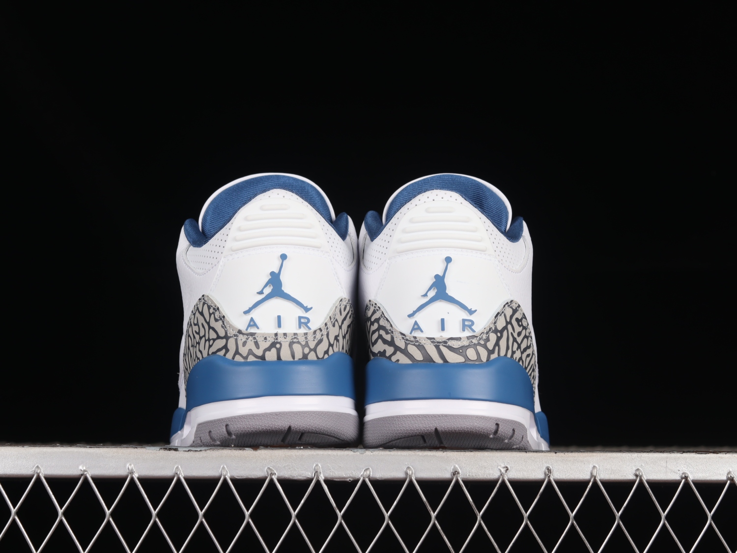 Jordan 3 Retro Wizards CT8532-148