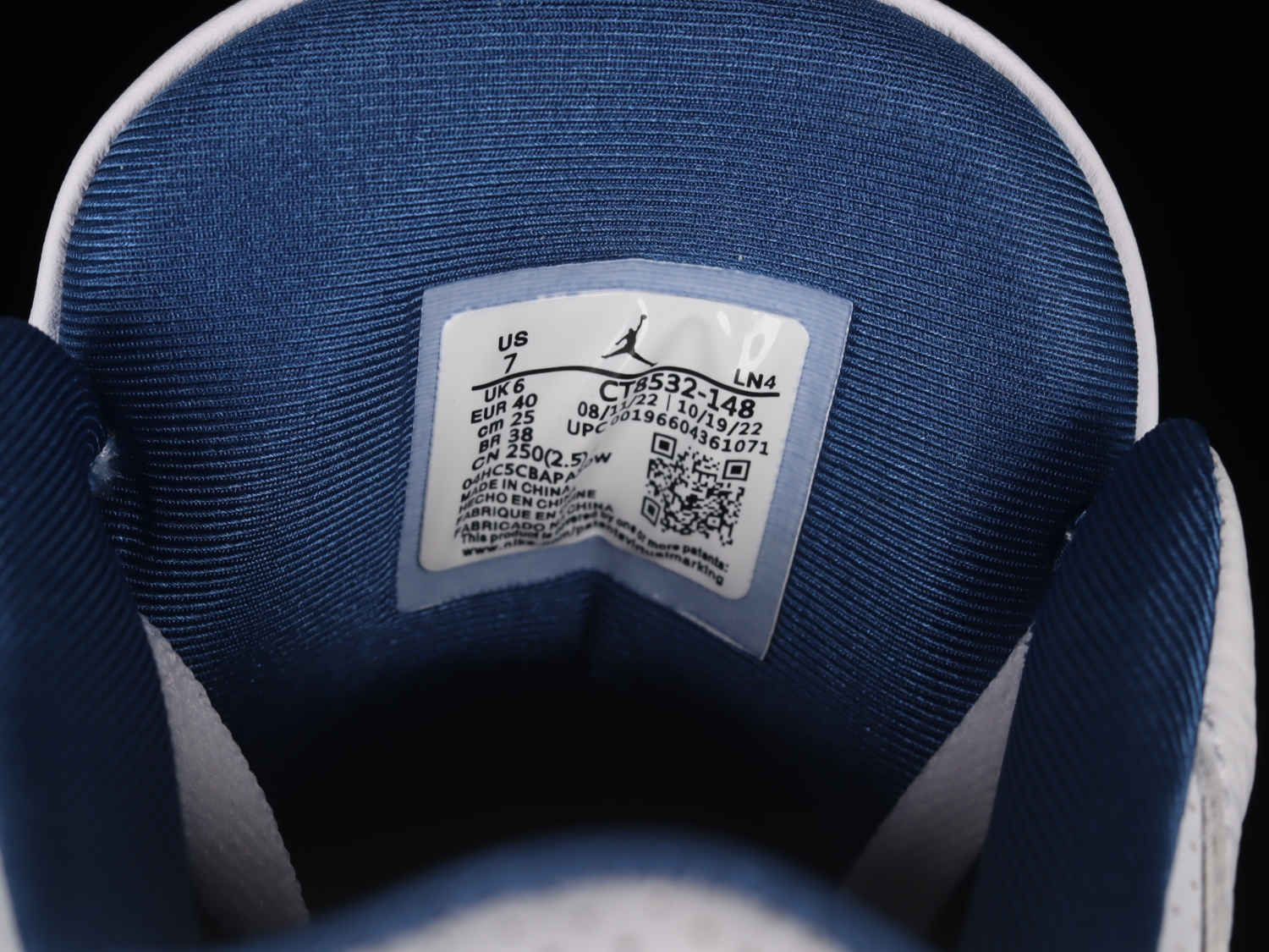 Jordan 3 Retro Wizards CT8532-148