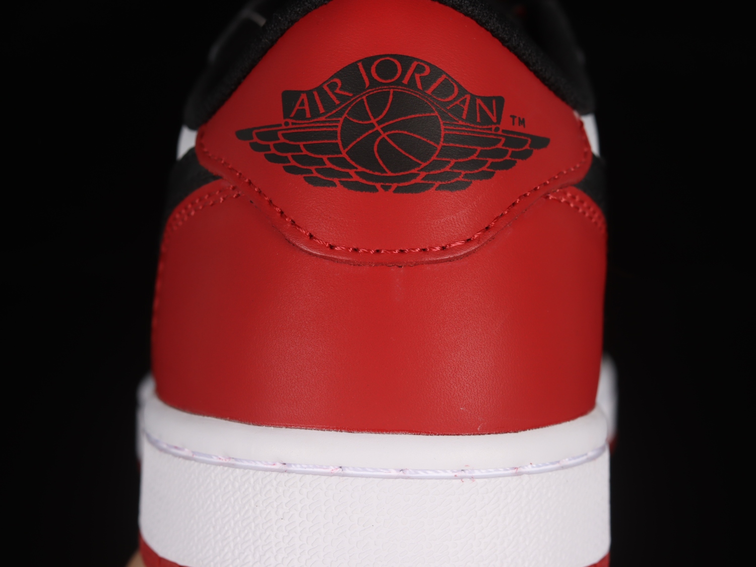 Jordan 1 Retro Low OG Black Toe (2023) CZ0790-106