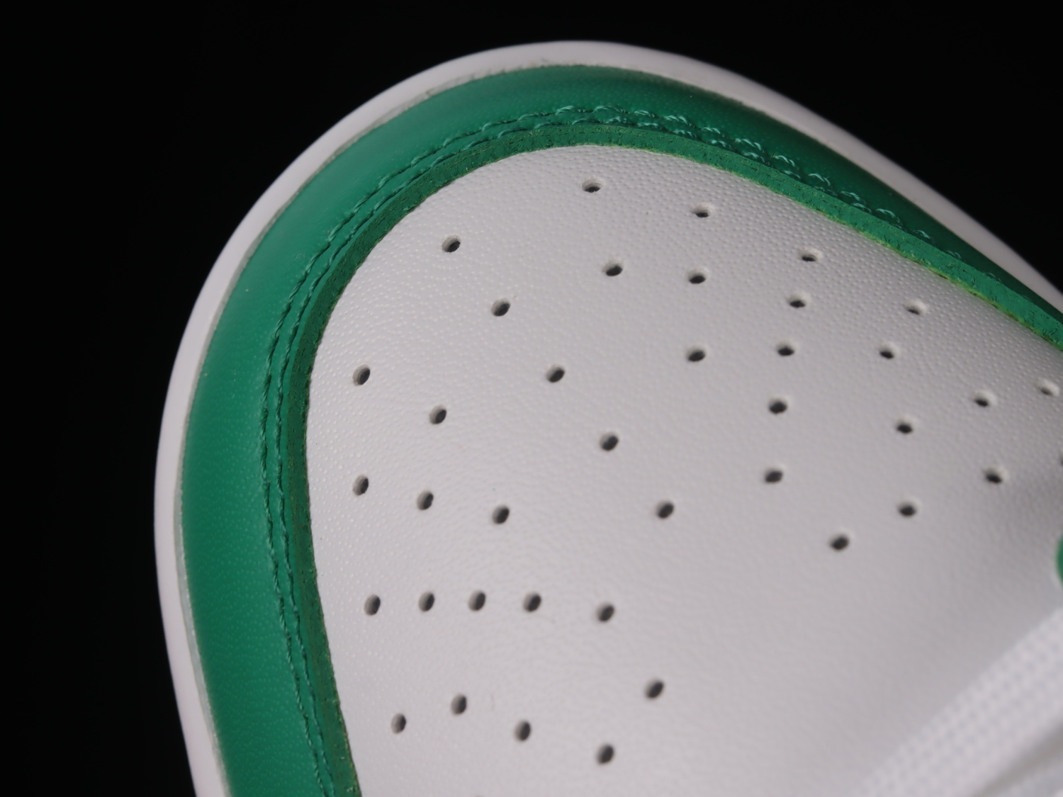 Nike Dunk Low White Stadium Green Fuchsia FD9922-151