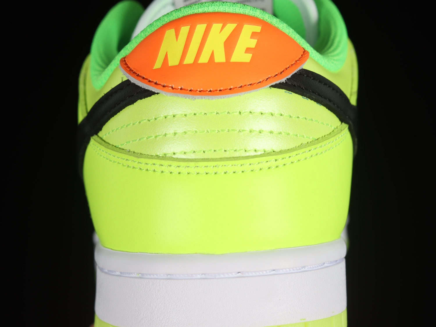 Nike Dunk Low SE Splash FJ4610-702