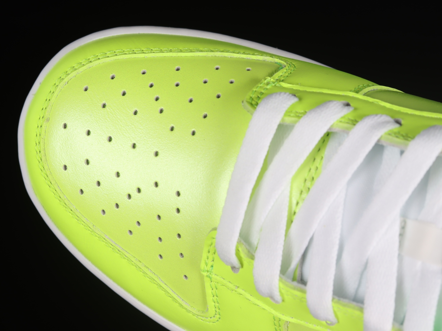 Nike Dunk Low SE Splash FJ4610-702