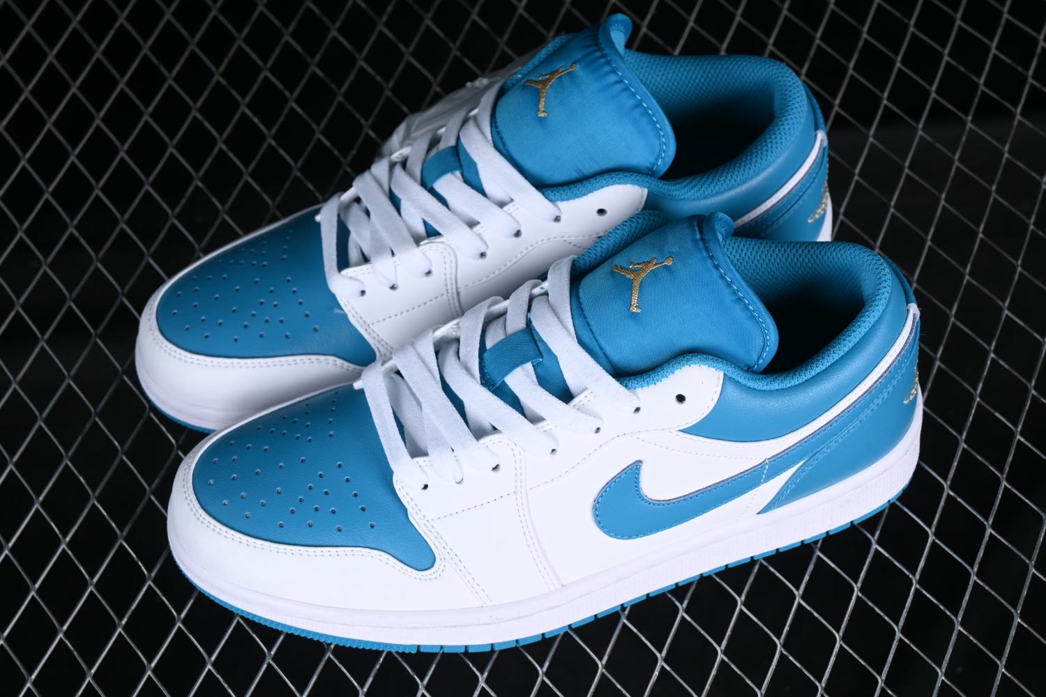 Jordan 1 Low Aquatone 553558-174