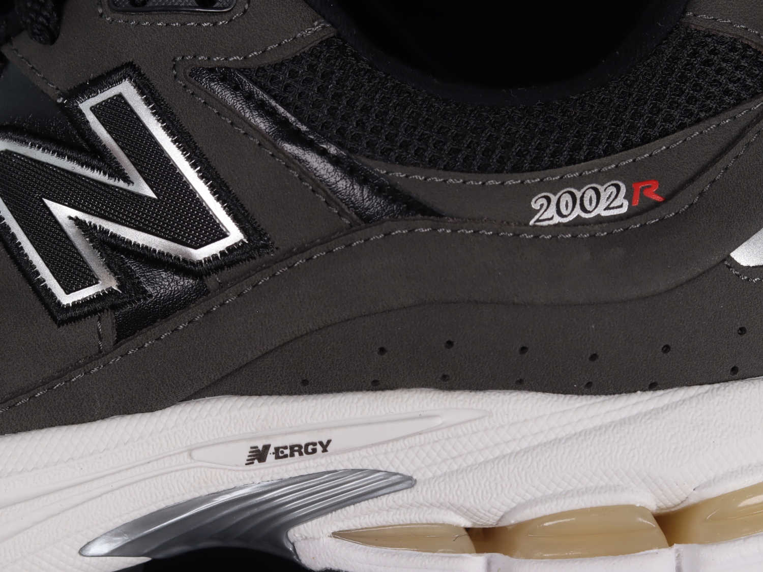 New Bal*nce 2002R Black Grey ML2002RB