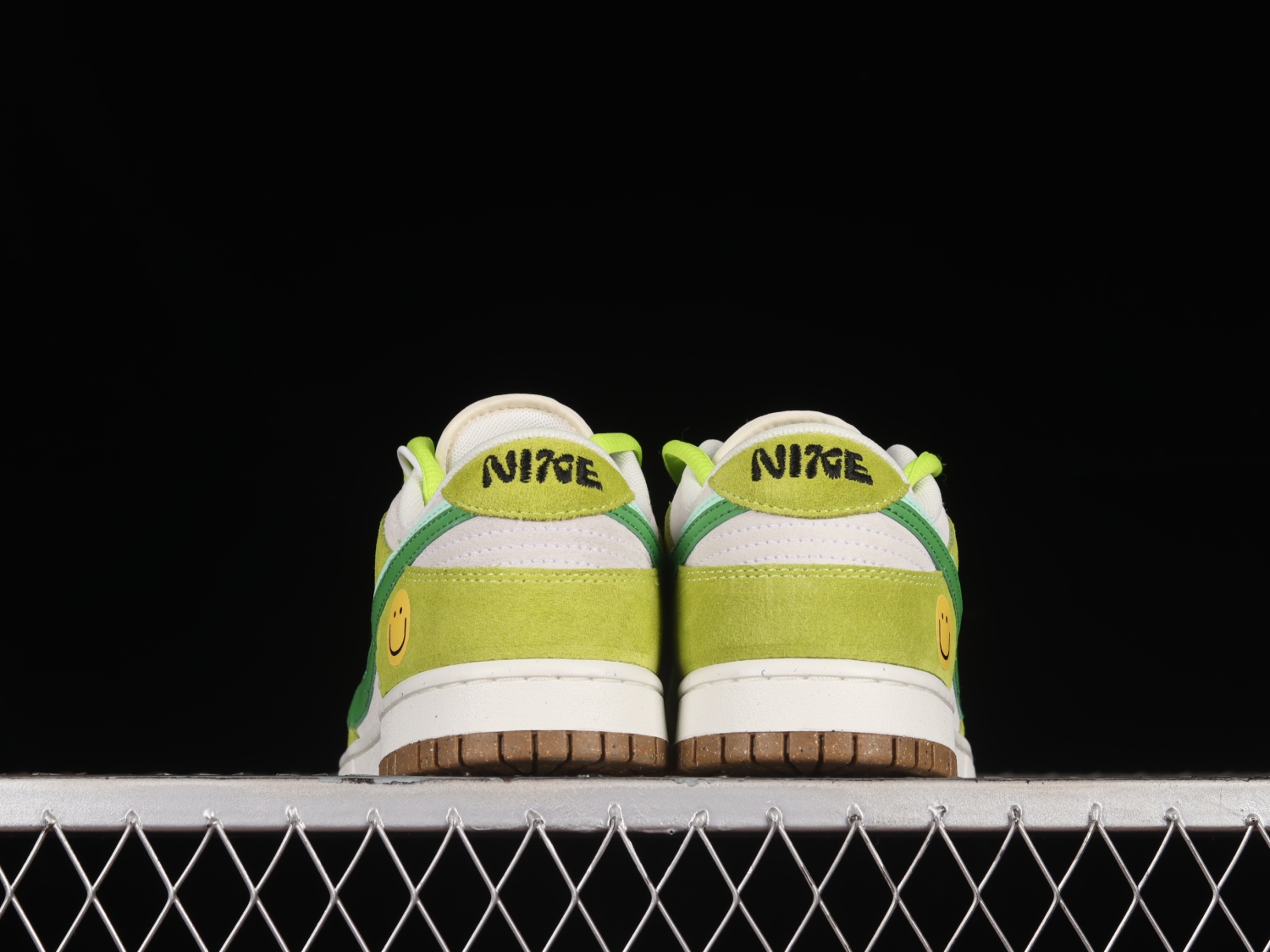 Nike Dunk Low SE 85 Double Swoosh Green  DO9457-122