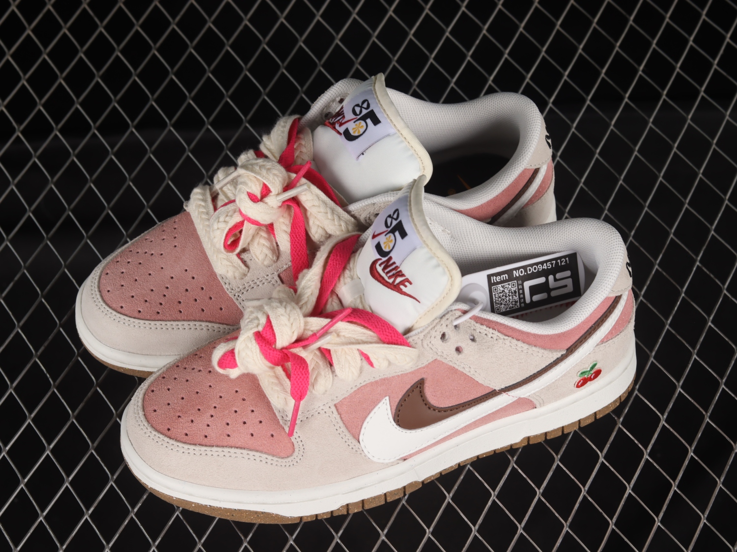 Nike Dunk Low SE 85 Cherry Blossom DO9457-121