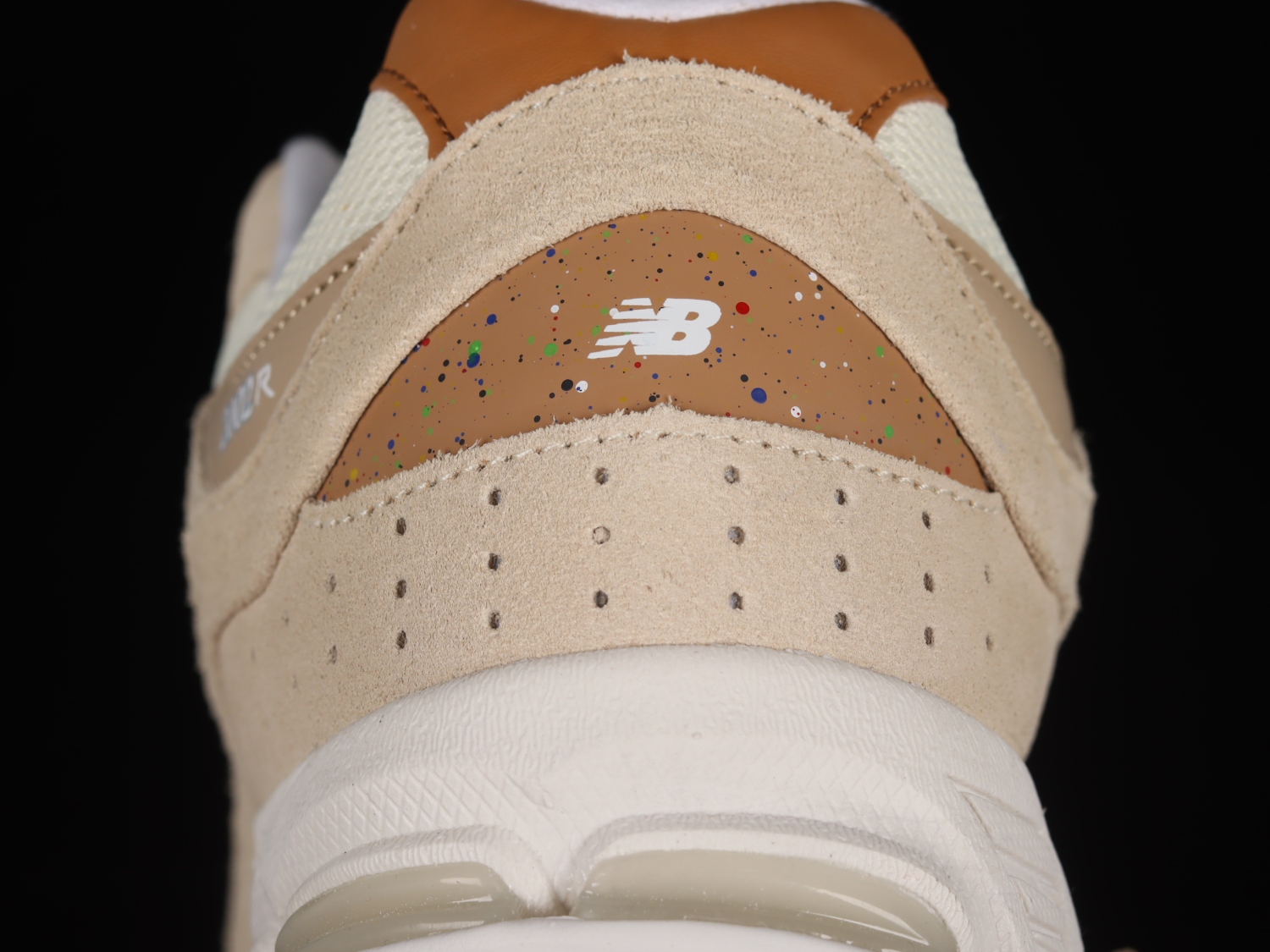 New Bal*nce 2002R Sandstone M2002RSC