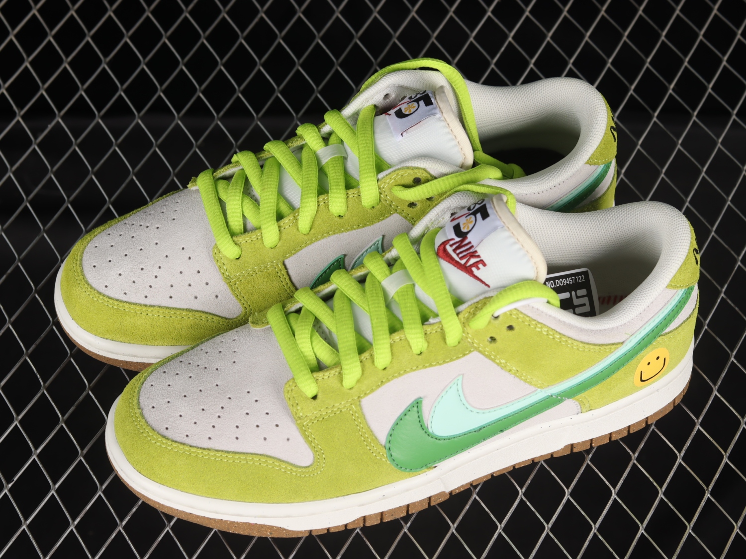 Nike Dunk Low SE 85 Double Swoosh Green  DO9457-122