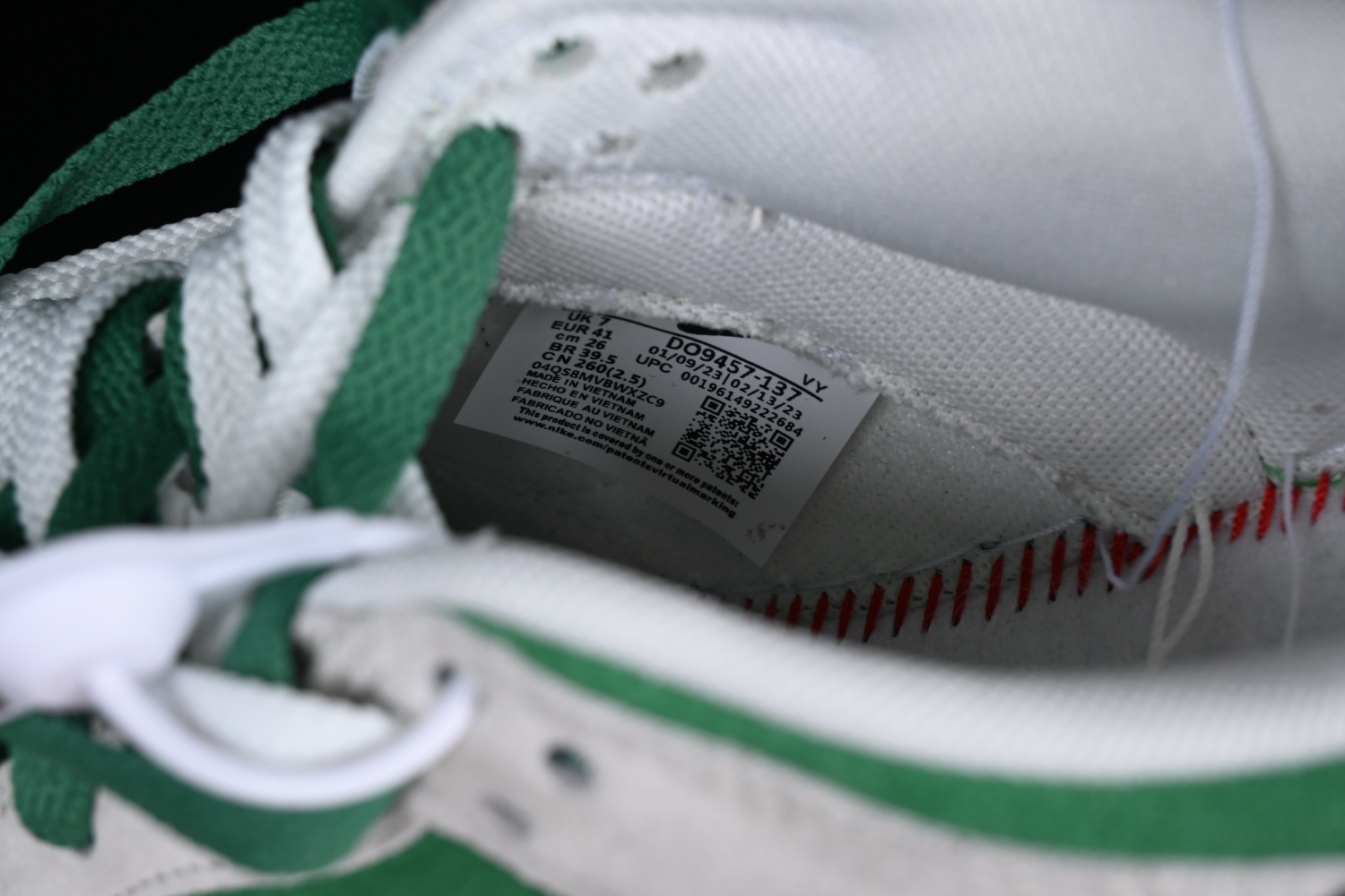 Nk SB Dunk Low  85   DO9457-137