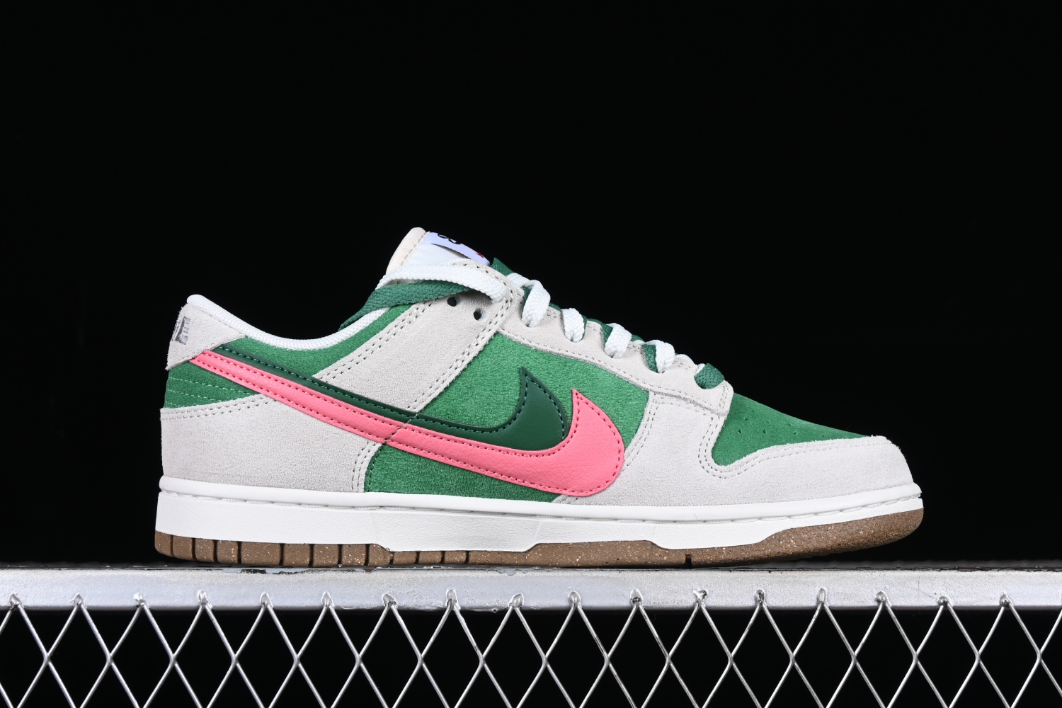 Nk SB Dunk Low  85   DO9457-137