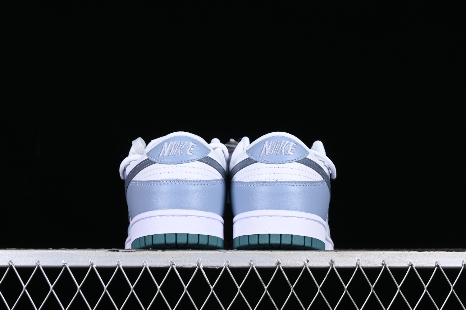 Nk SB Dunk Low FD9911-101