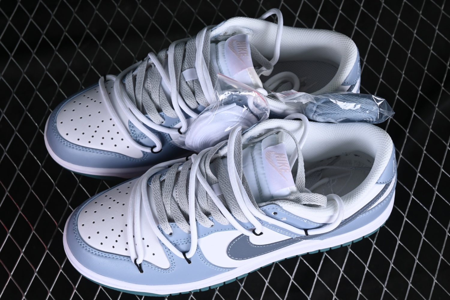 Nk SB Dunk Low FD9911-101