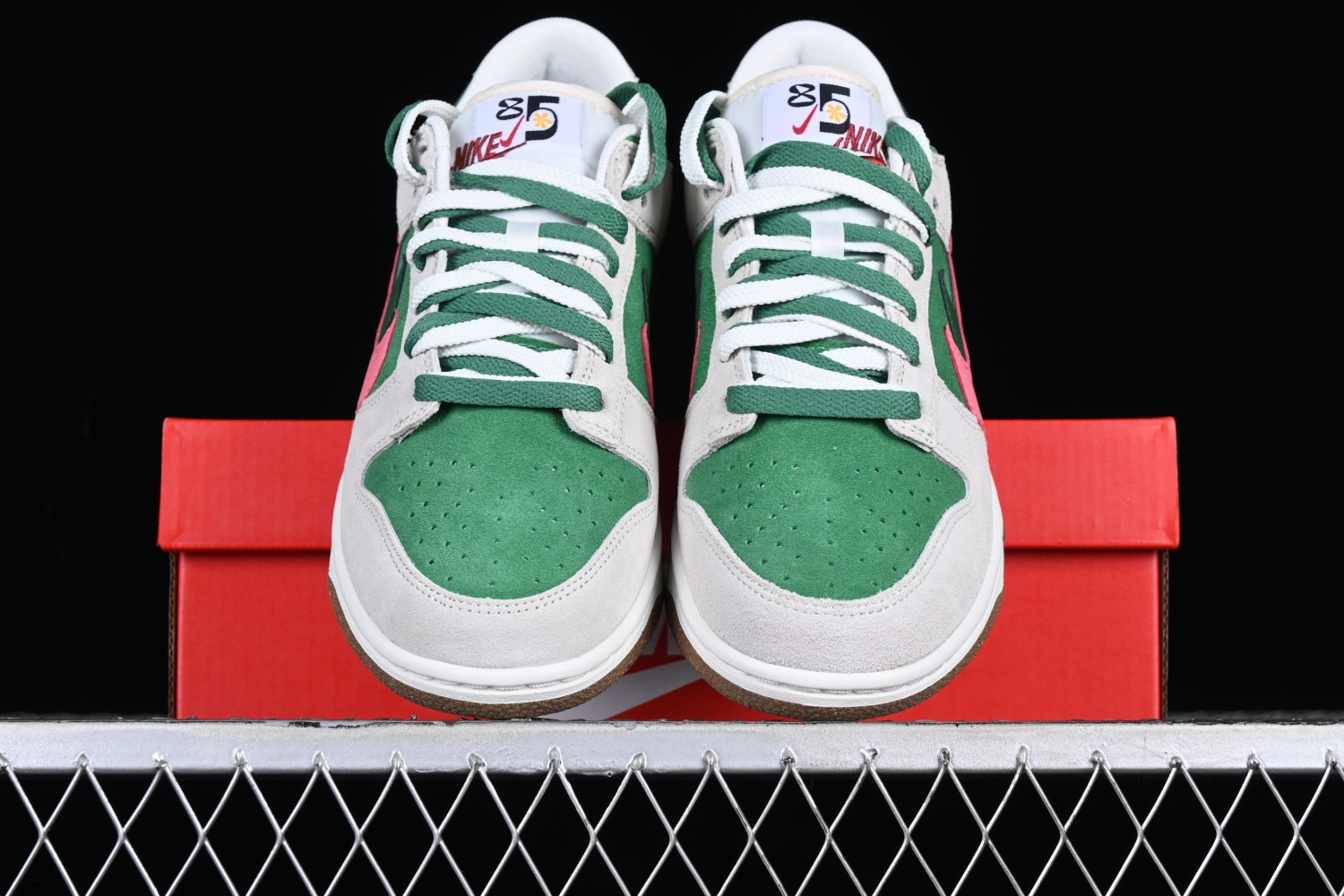 Nk SB Dunk Low  85   DO9457-137