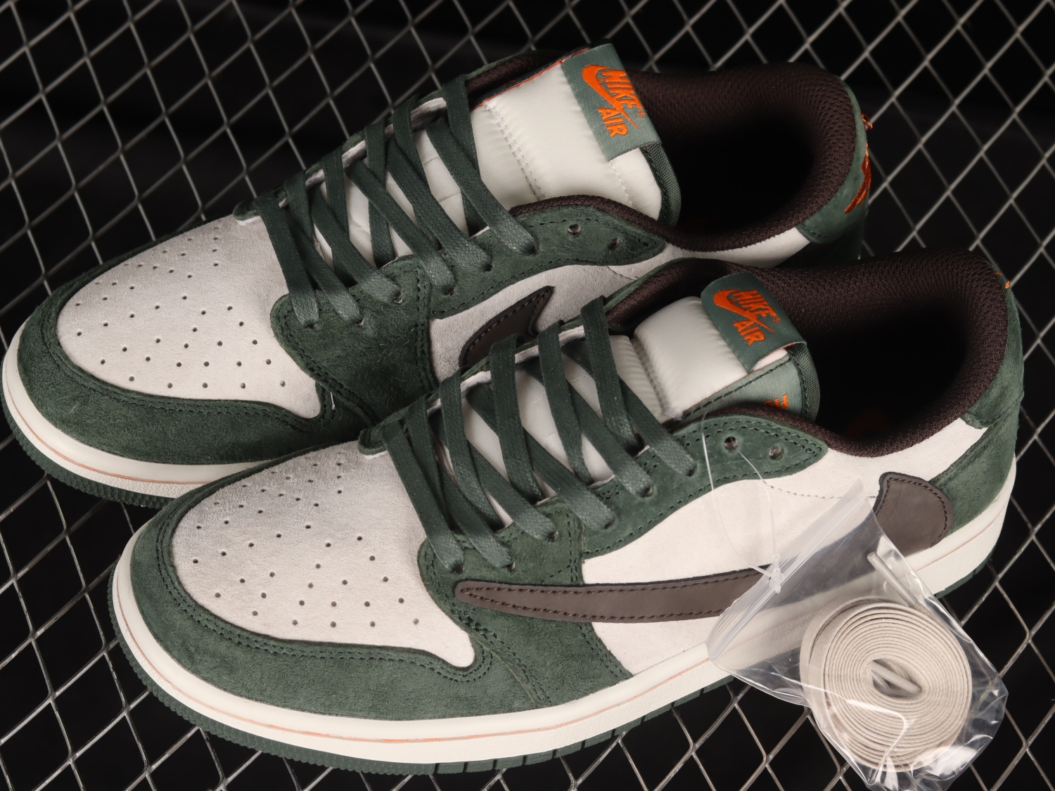 Travis Scott x Air Jordan 1 Low OG AJ1 DM7866-686