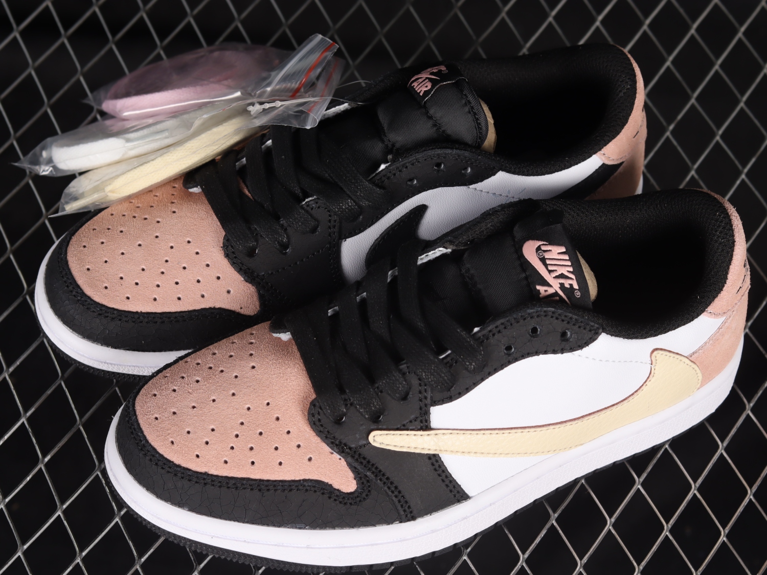 Travis Scott x Air Jordan 1 AJ1 CQ4277-995