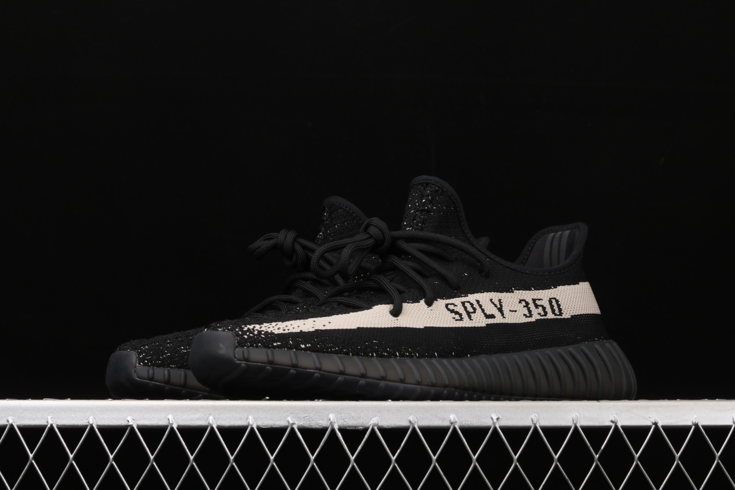 adidas Yeezy Boost 350 V2 Core Black White (2016/2022) BY1604