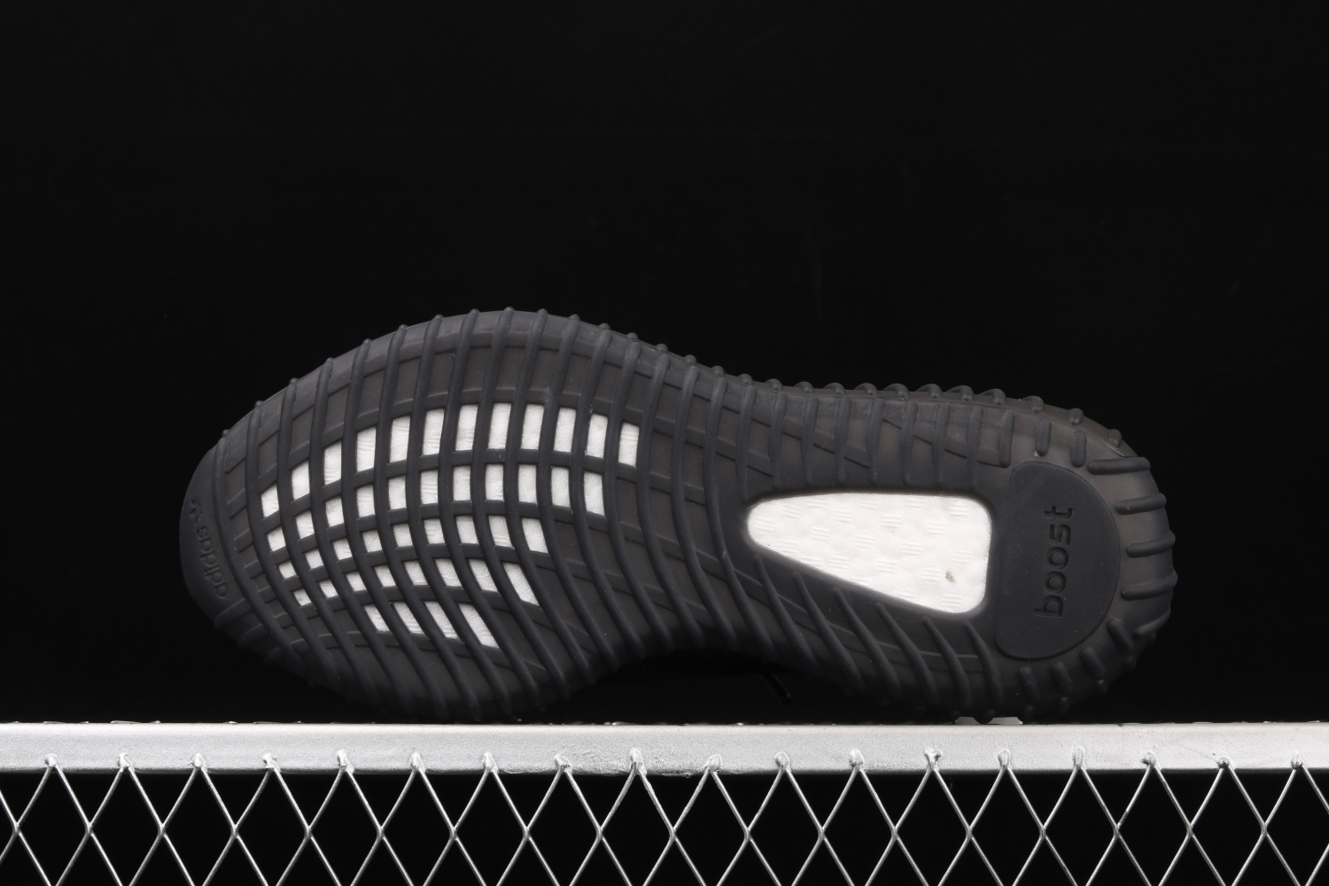 adidas Yeezy Boost 350 V2 Core Black White (2016/2022) BY1604