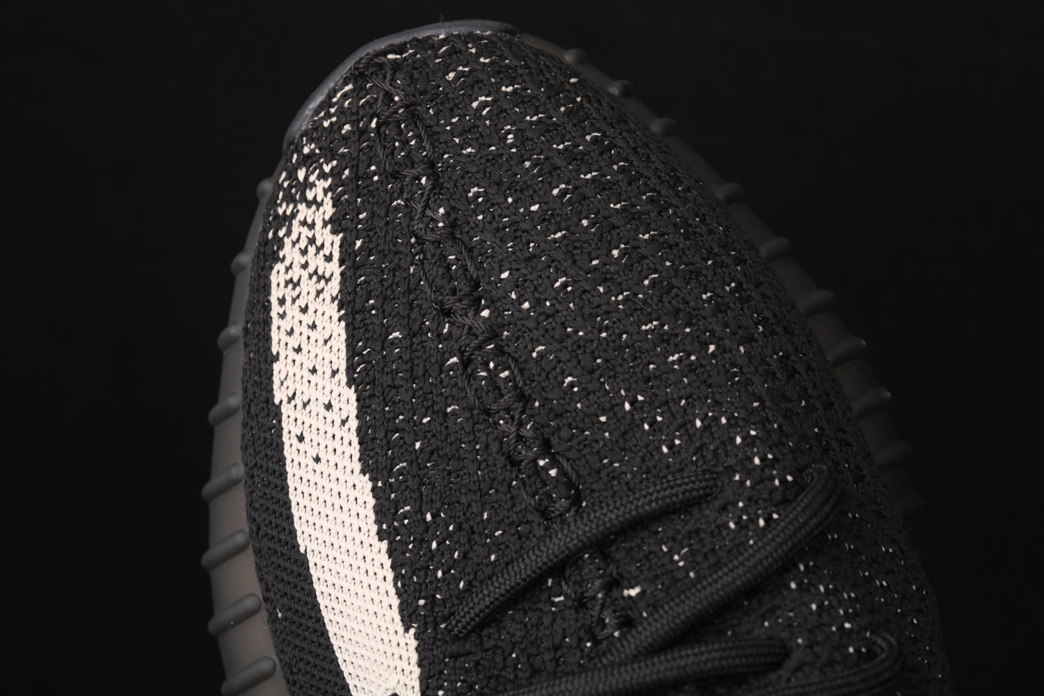 adidas Yeezy Boost 350 V2 Core Black White (2016/2022) BY1604