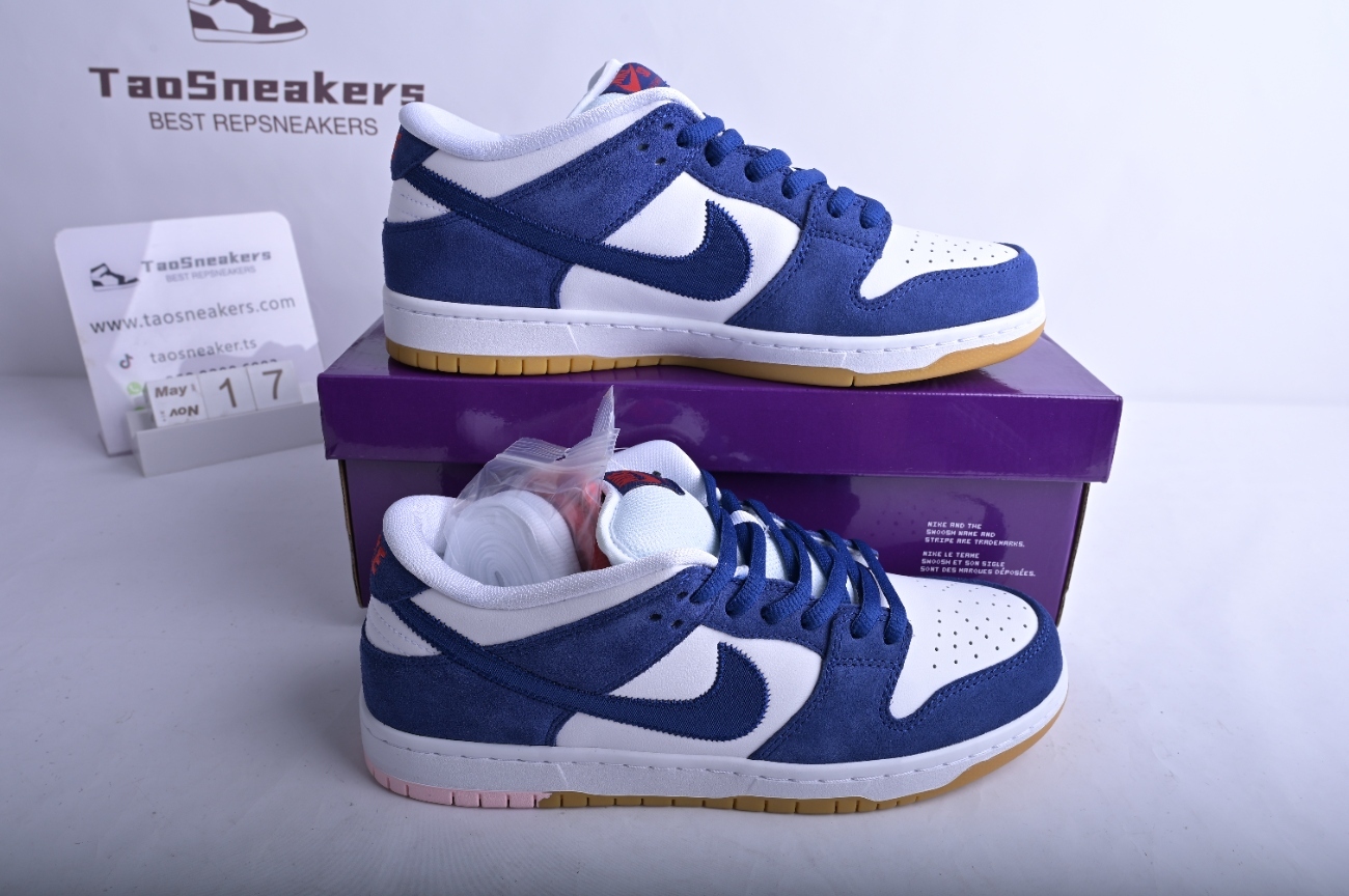 Nike SB Dunk Low Los Angeles Dodgers DO9395-400