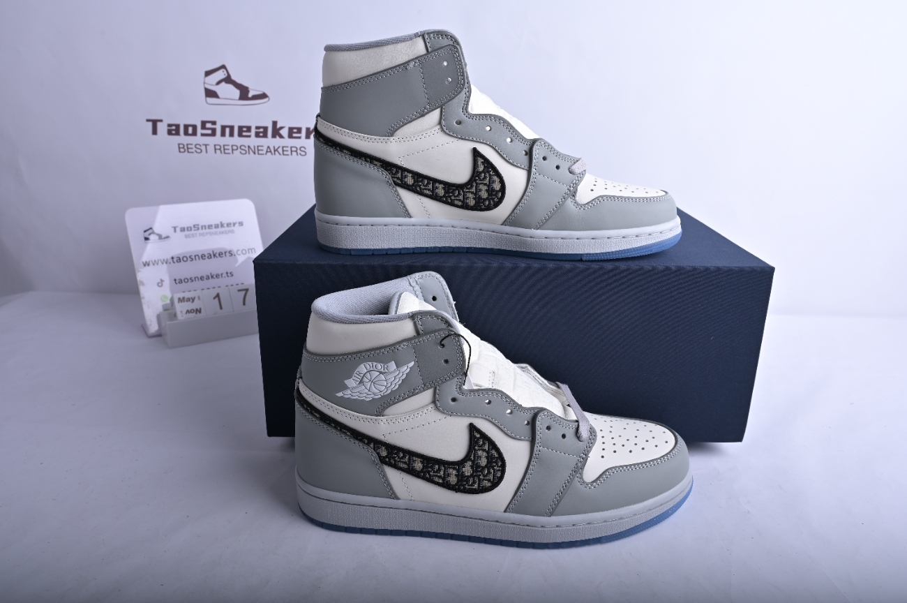 Jordan 1 Retro High Dior  CN8607-002