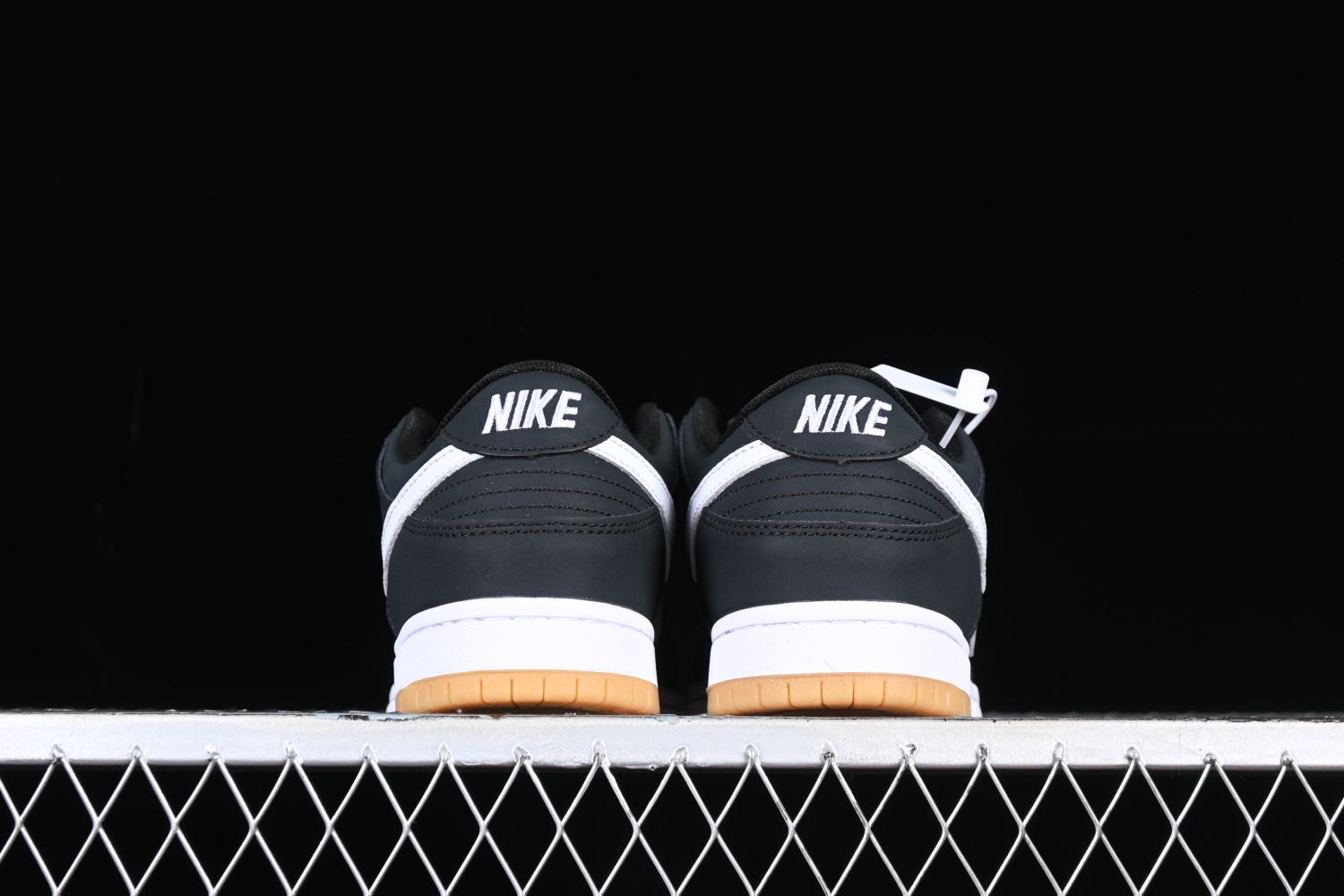 Nike SB Dunk Low Pro Black Gum CD2563-006