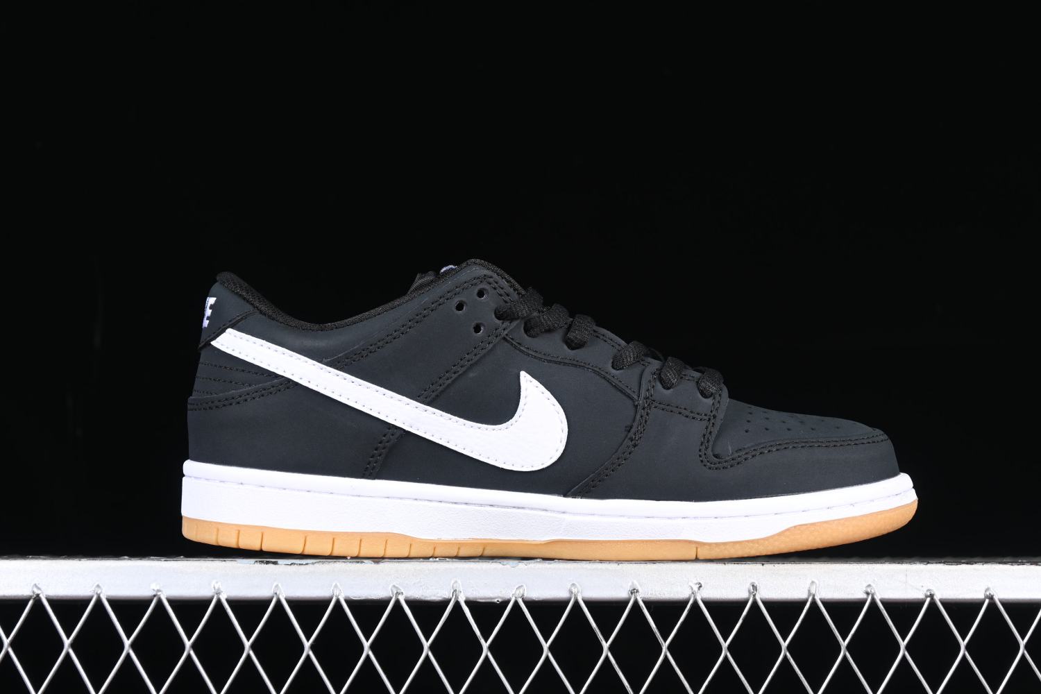 Nike SB Dunk Low Pro Black Gum CD2563-006