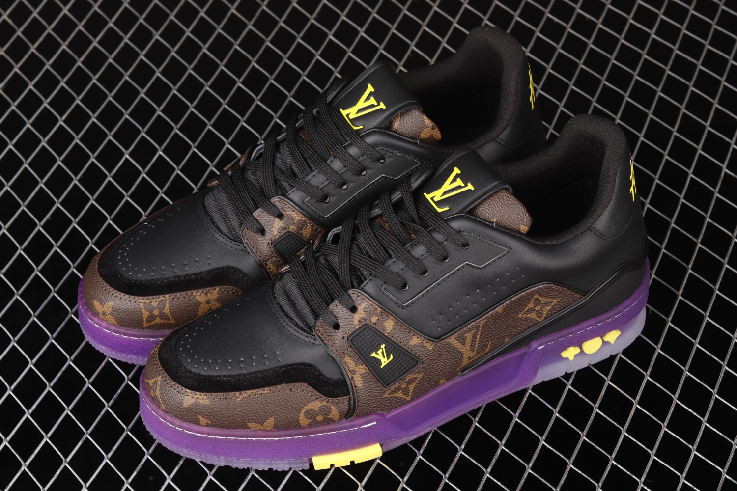 Lo**s Vu**ton Trainer Monogram Purple 1A8WJI