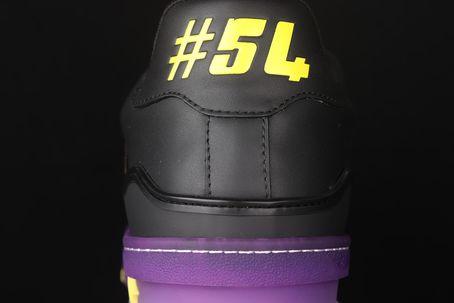 Lo**s Vu**ton Trainer Monogram Purple 1A8WJI